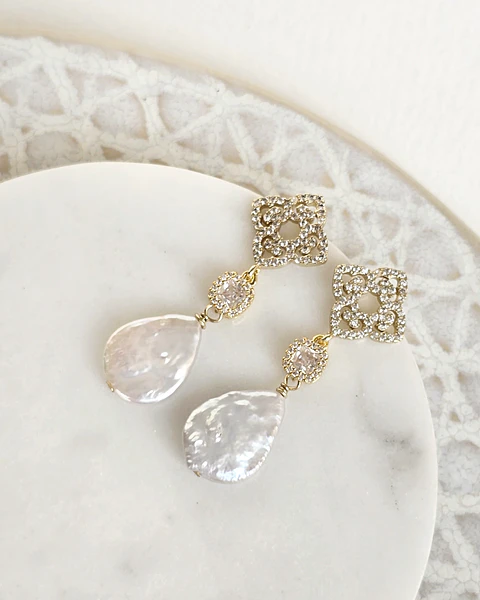 Aros vintage circonitas y perla natural gold