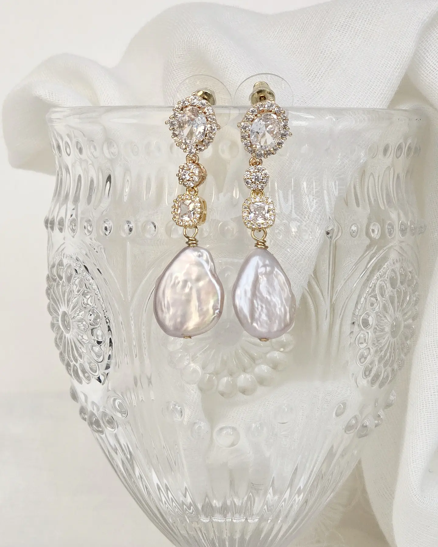 Aros circones y perla natural barroca gold 3