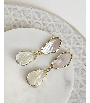 Aros nácar y perla barroca gold