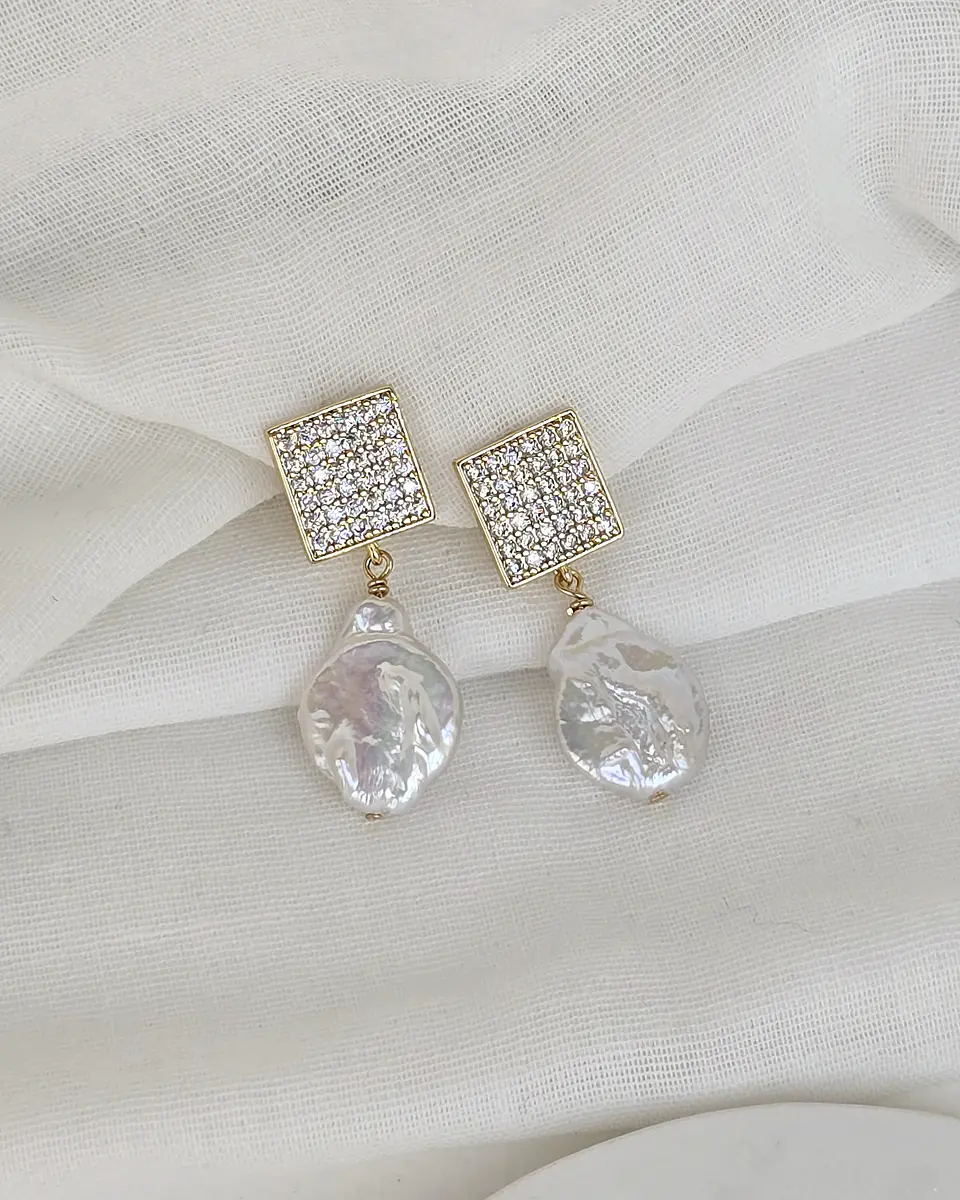 Aros circonitas y perla barroca 1