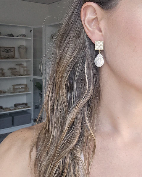 Aros circonitas y perla barroca