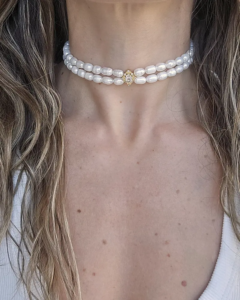 Choker doble de perlas con centro vintage oro