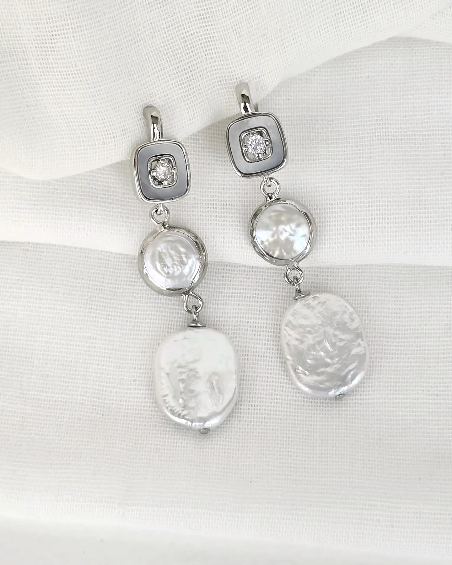 Aros vintage base cuadrada y doble perla  1