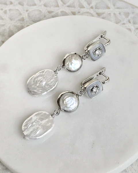 Aros vintage base cuadrada y doble perla 