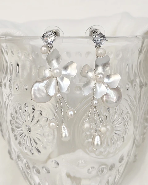 Aros flor con perlas