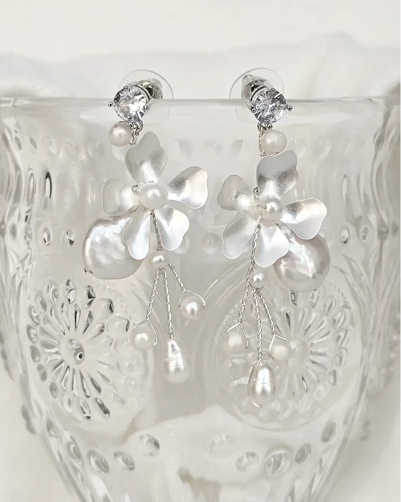 Aros flor con perlas