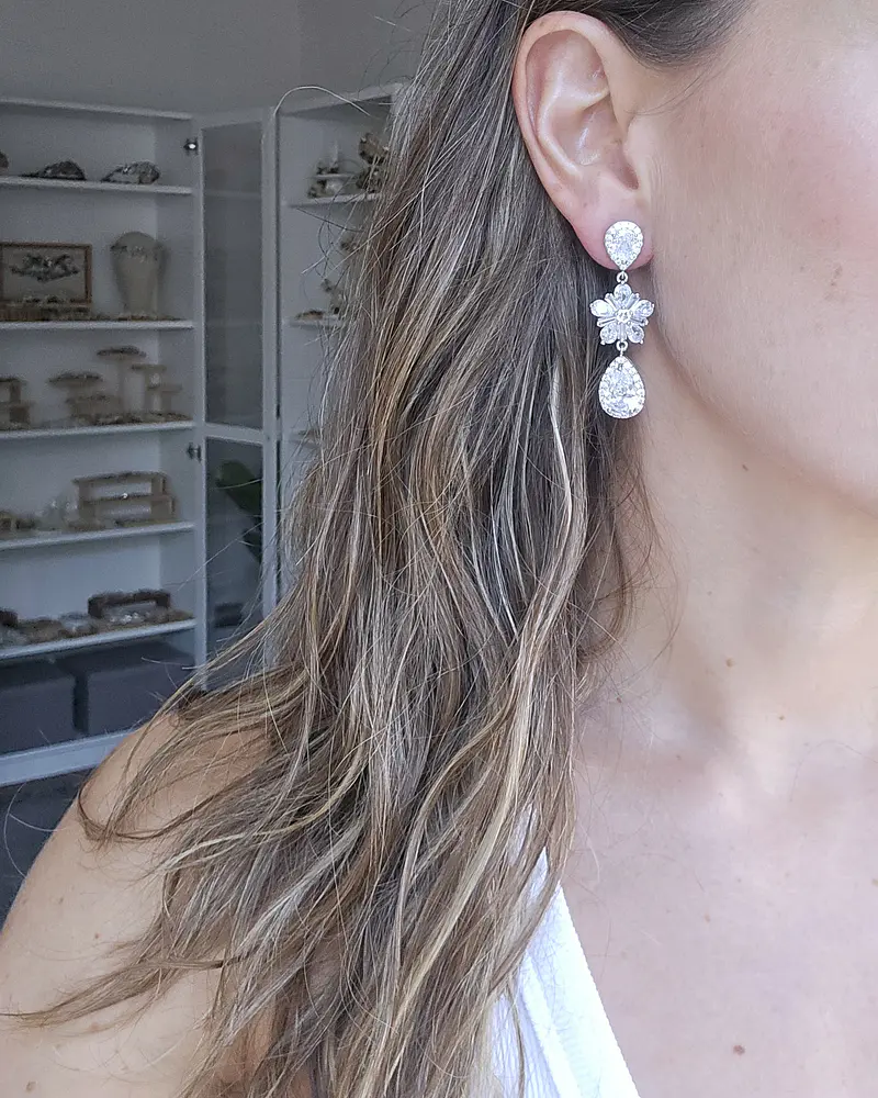 Aros circonitas con flor al centro