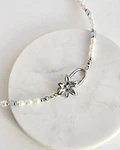 Collar perlas, agua marina y broche flor
