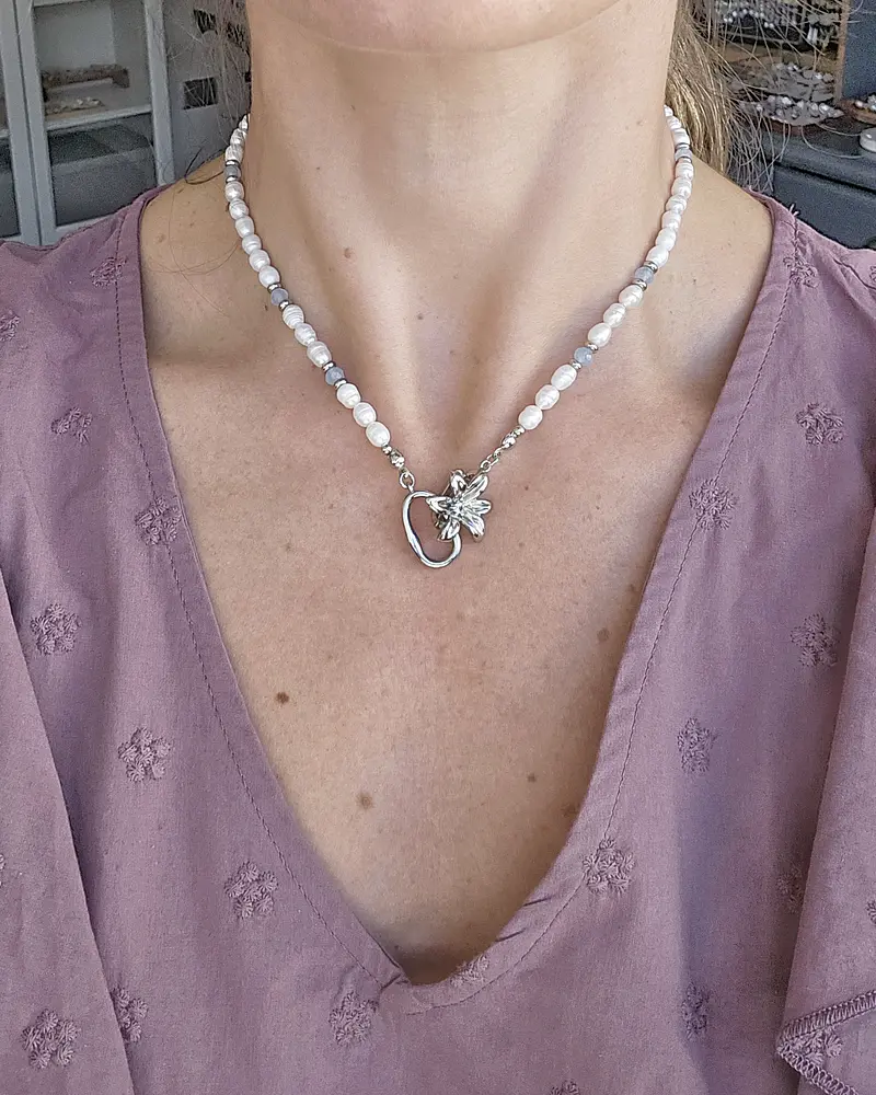 Collar perlas, agua marina y broche flor