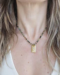 Collar ágatas verdes con placa luna y estrella