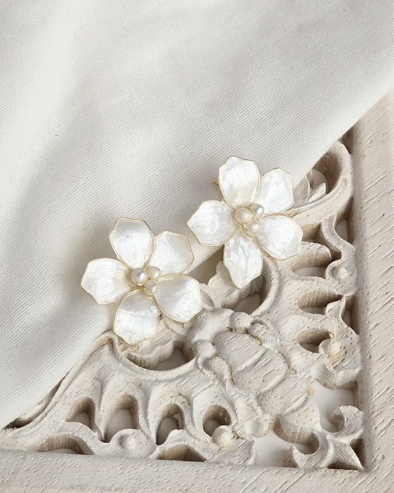 Aros flor anacarada con perlas