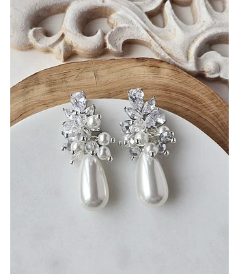 Aros con circonita, perla y racimo