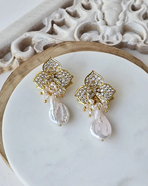 Aros orquídea micro circonitas, perla barroca y racimo