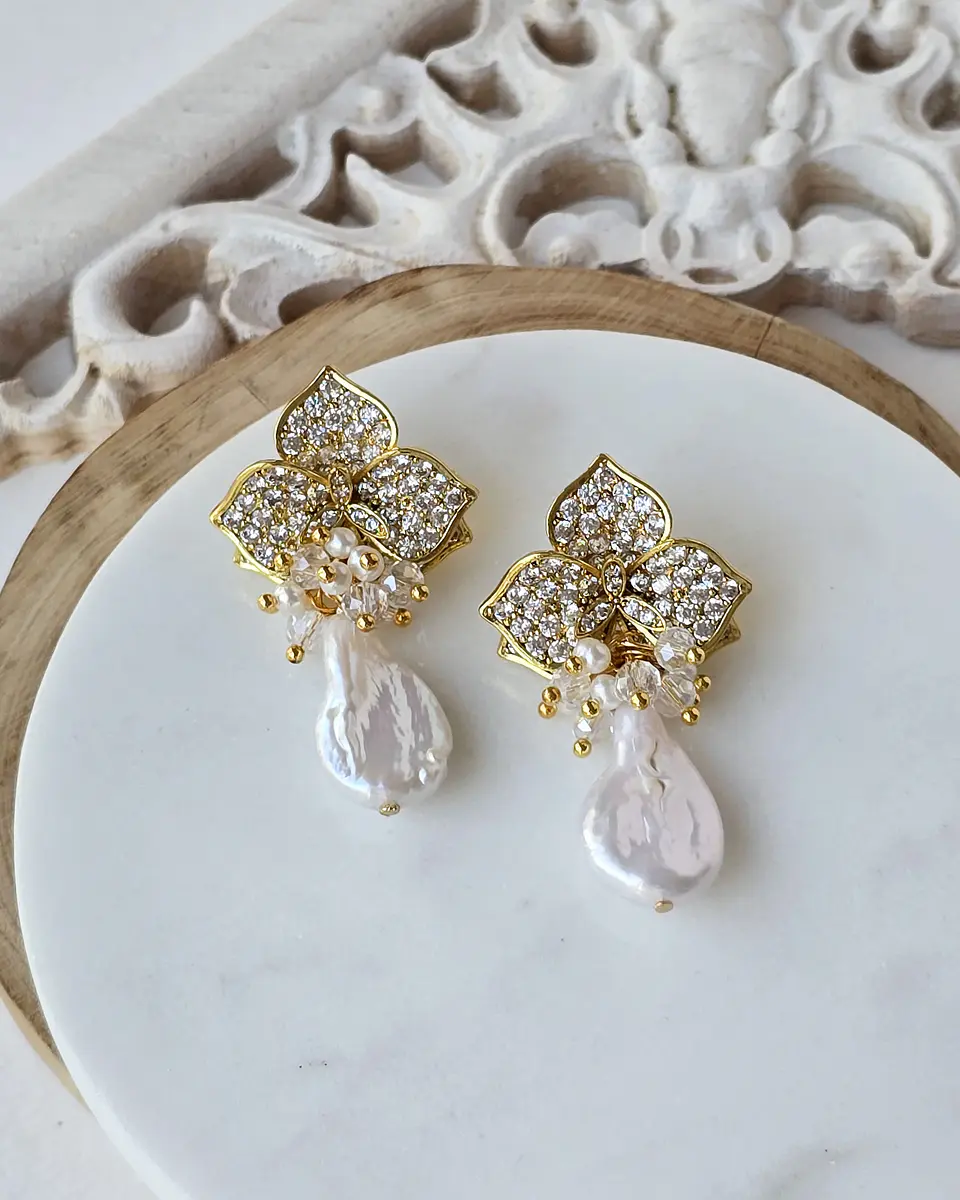 Aros orquídea micro circonitas, perla barroca y racimo 1
