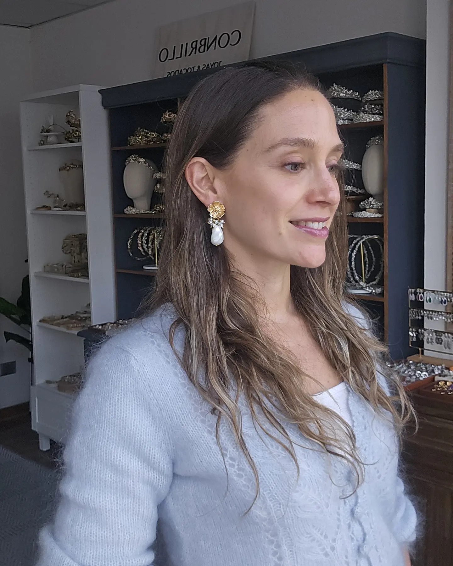 Aros flor con perla barroca y racimo 4