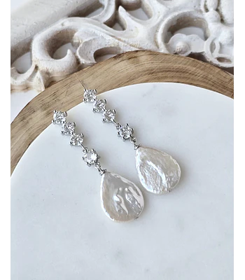 Aros circonitas y perla barroca