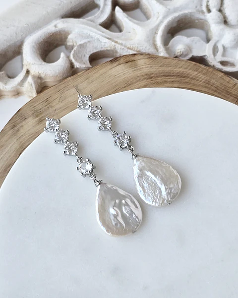 Aros circonitas y perla barroca
