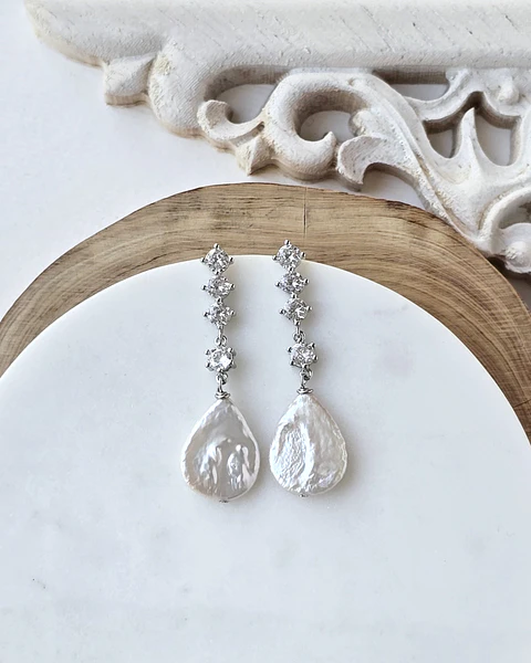 Aros circonitas y perla barroca