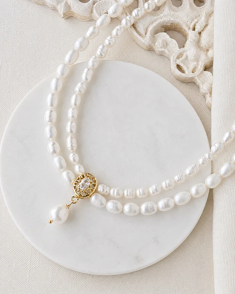 Choker perlas con centro vintage y perla