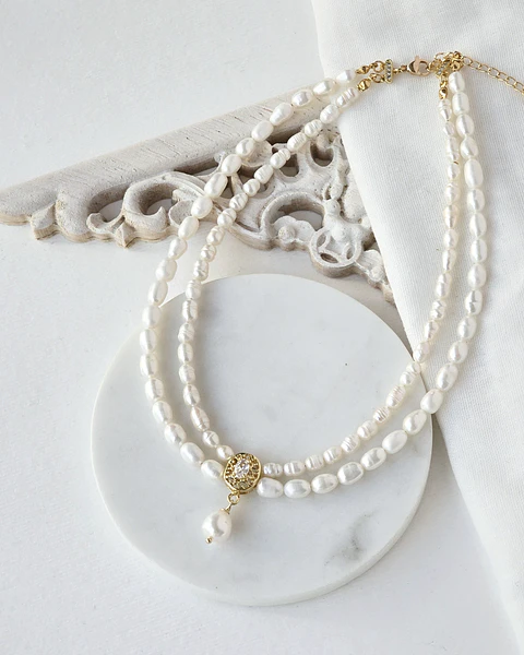 Choker perlas con centro vintage y perla