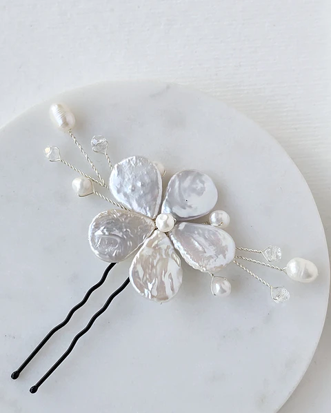Pin flor perlas barrocas