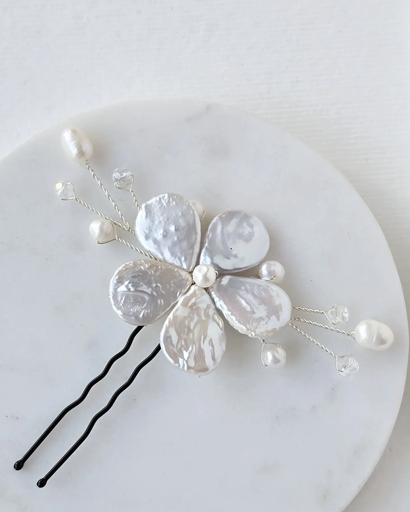 Pin flor perlas barrocas 1
