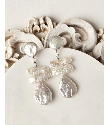 Aros perlas irregulares plateados