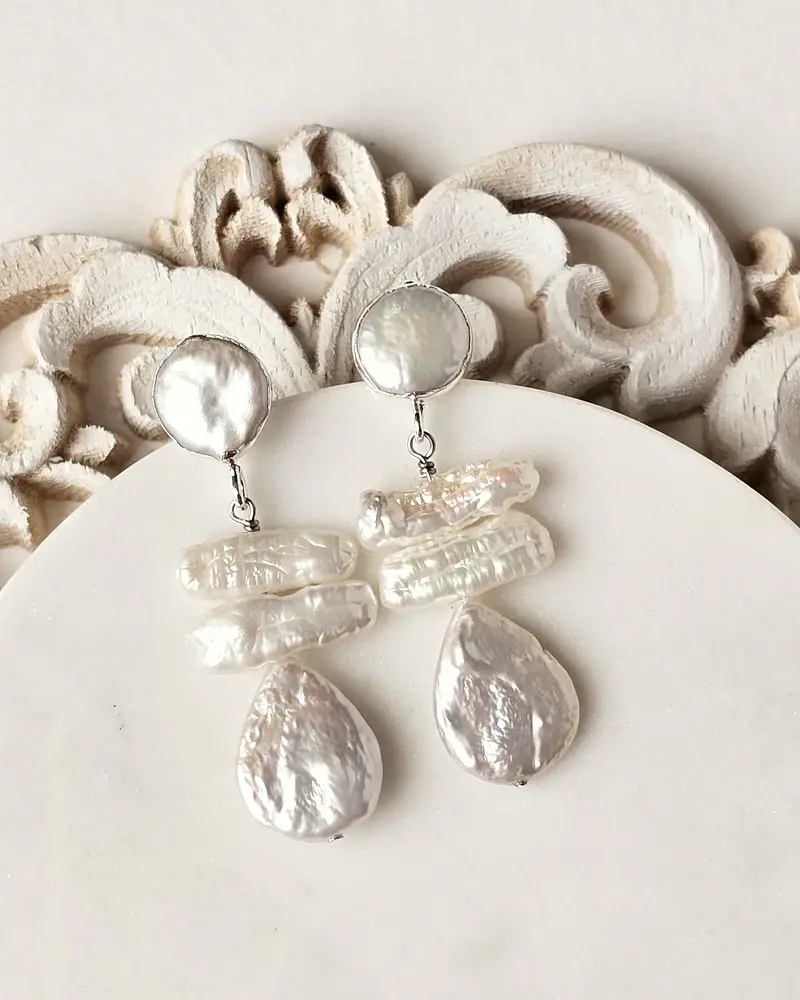Aros perlas irregulares plateados