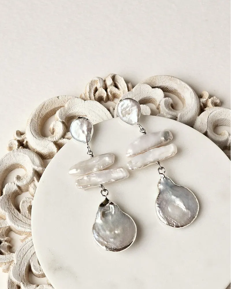 Aros irregulares de perlas grandes silver