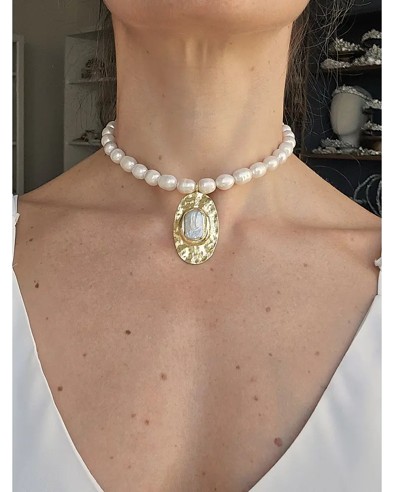 Collar perlas con colgante perla barroca