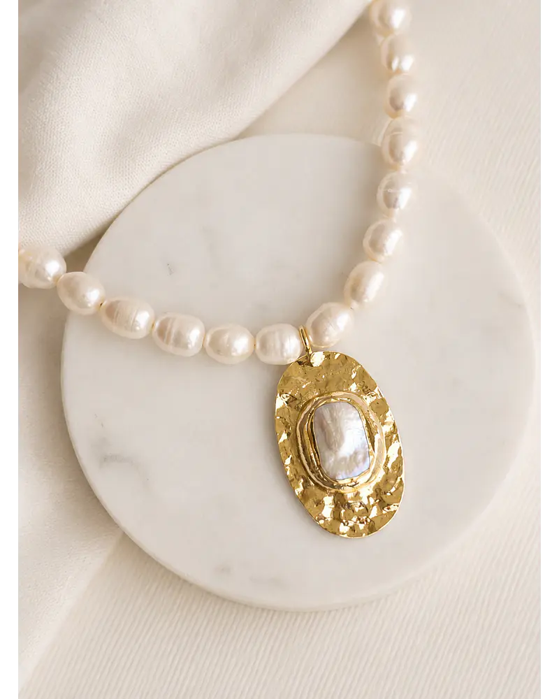 Collar perlas con colgante perla barroca