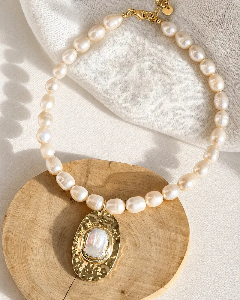 Collar perlas con colgante perla barroca