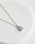 Collar circonitas y cristal celeste