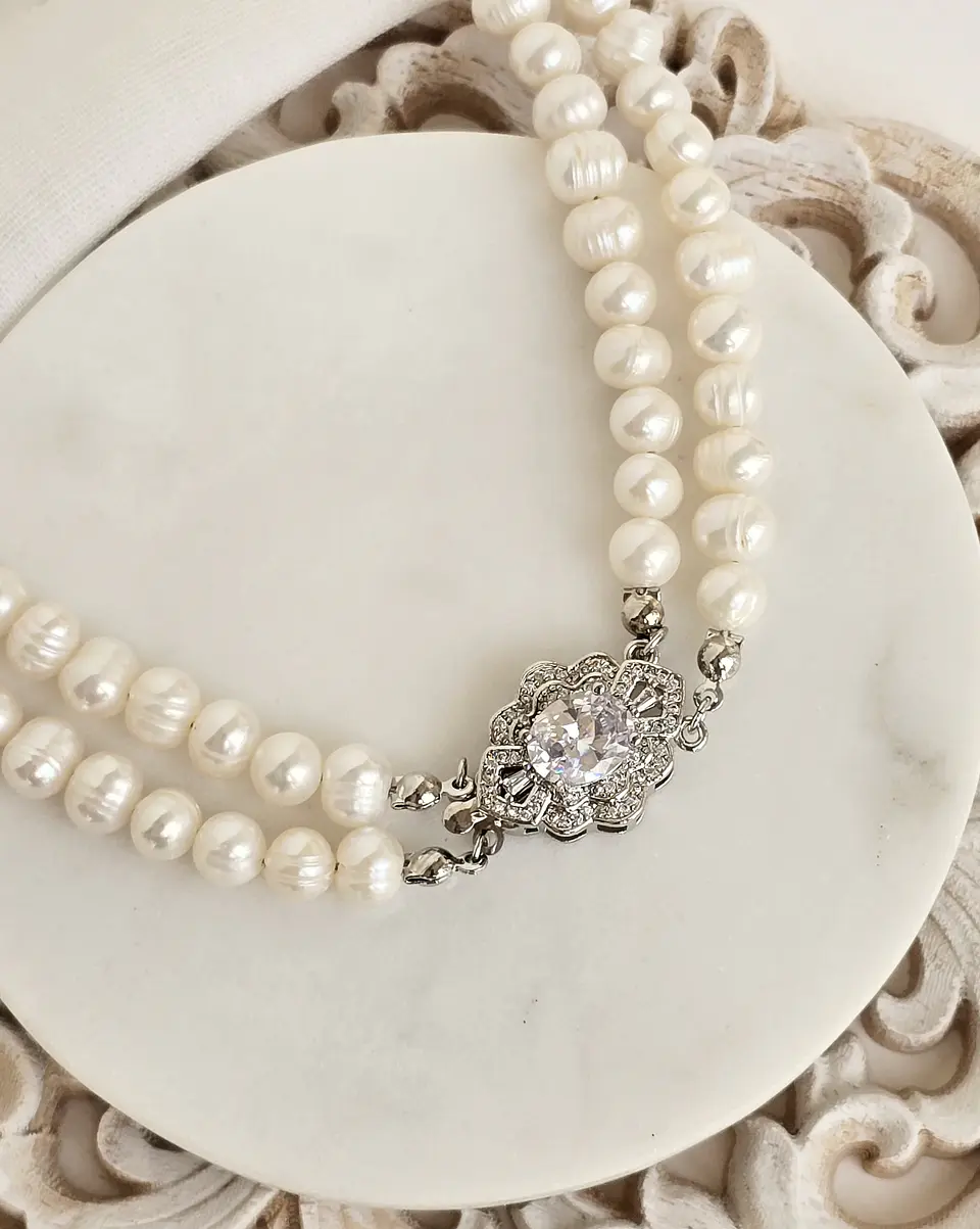 Choker perlas con centro vintage y circón grande 1