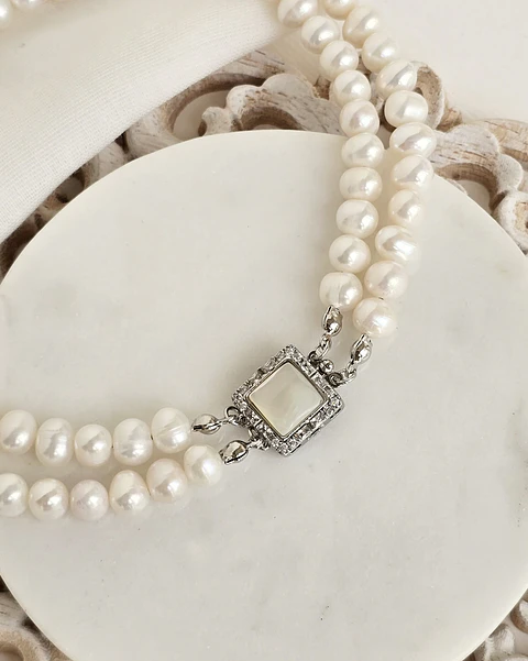 Choker perlas con centro nácar cuadrado