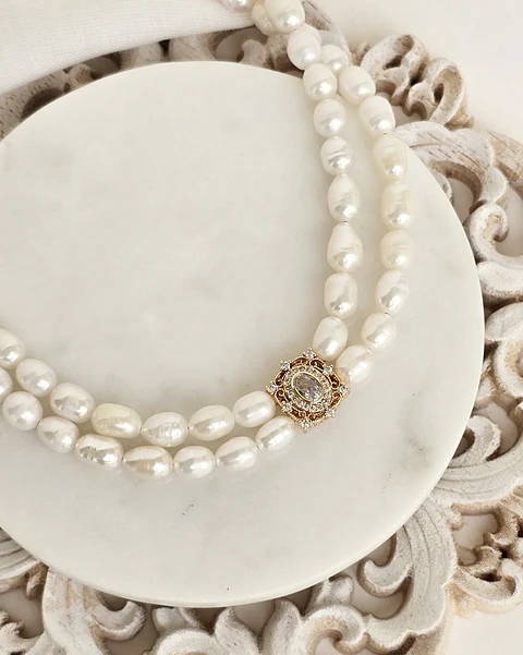 Choker perlas doble con centro vintage cuadrado