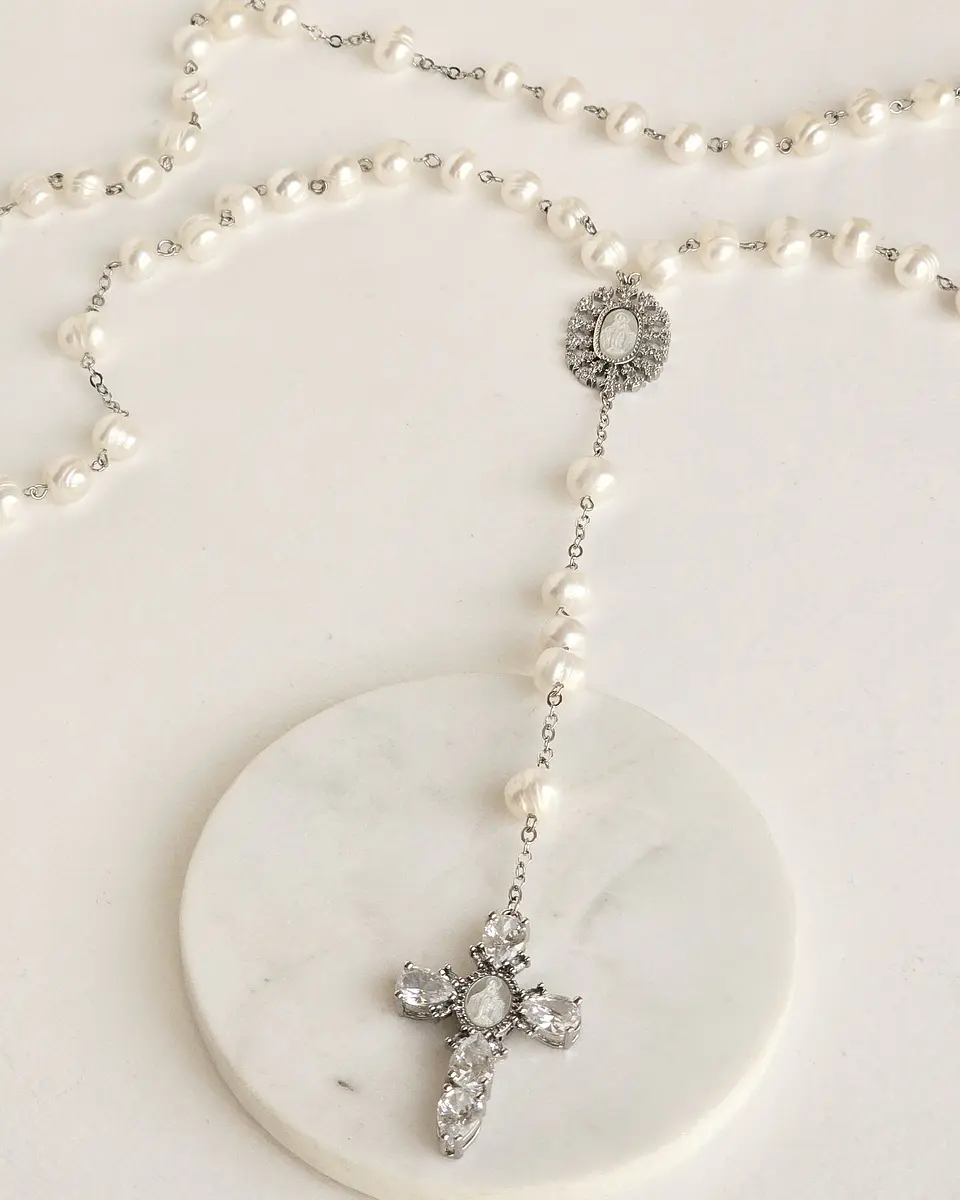 Rosario XL perlas y cruz con virgen de nácar 1