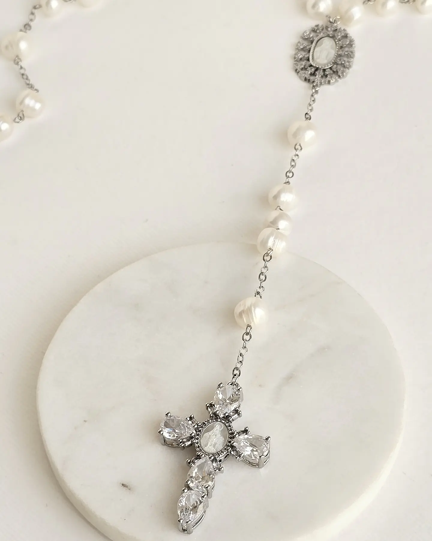 Rosario XL perlas y cruz con virgen de nácar 3