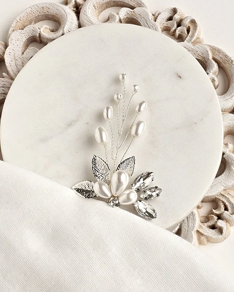 Pin de hoja y ramita perlas silver