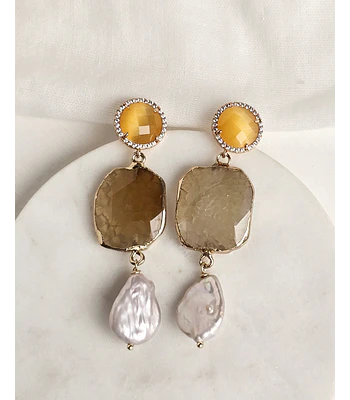 Aros amarillos con perla natural