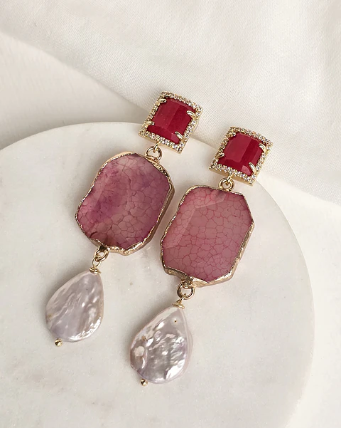 Aros fucsia con perla natural