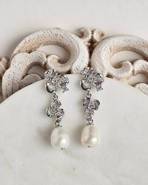 Aros doble flor y perla natural