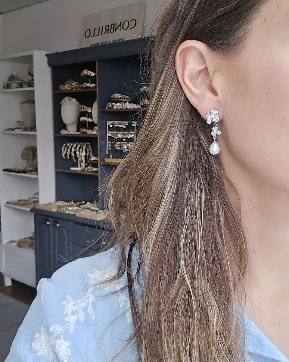 Aros doble flor y perla natural 3