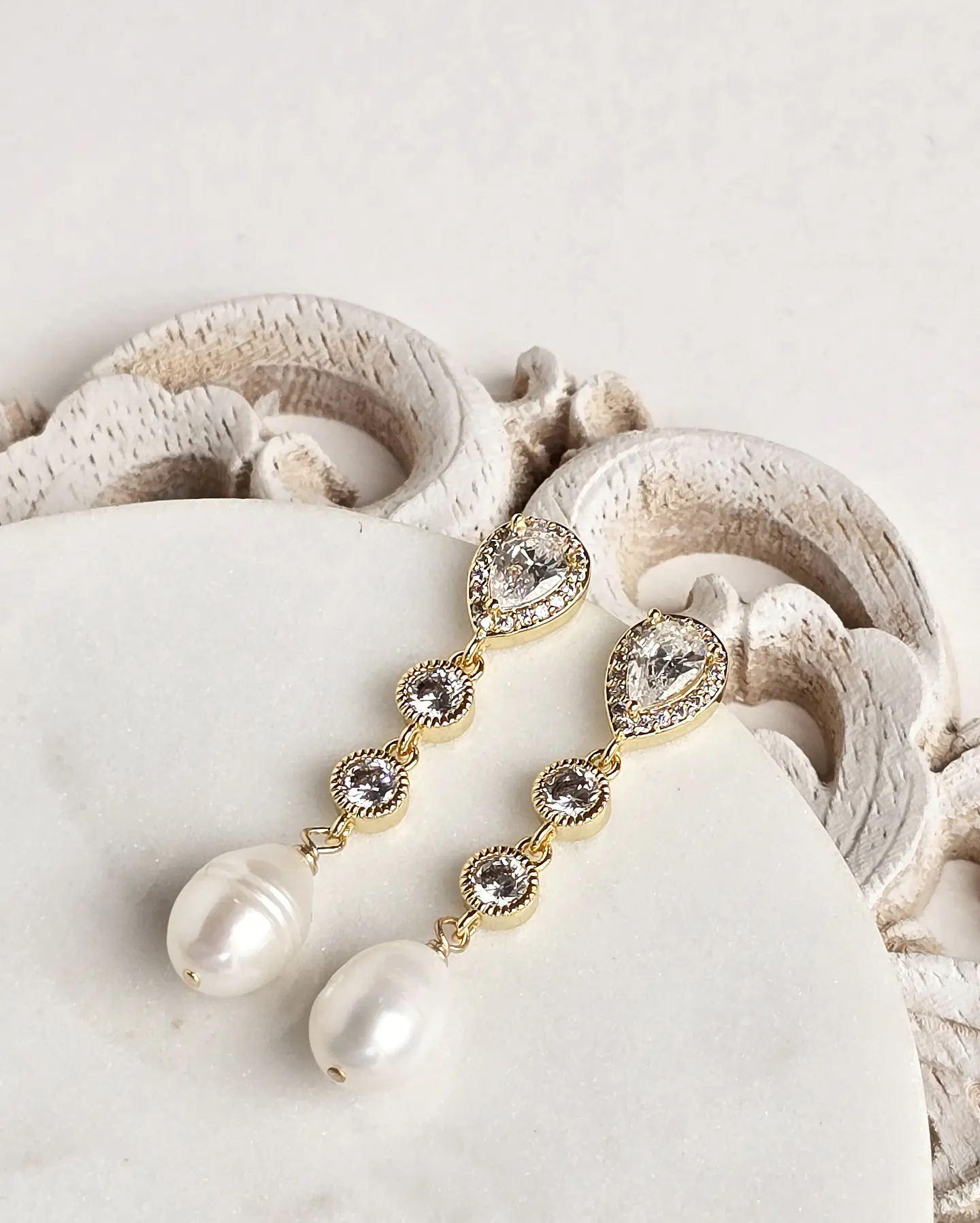 Aros circonitas clásicos con perla natural 2