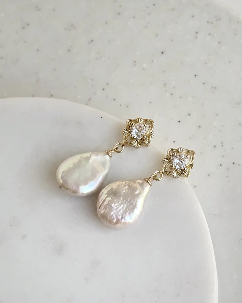 Aros rombo vintage con perla barroca oro