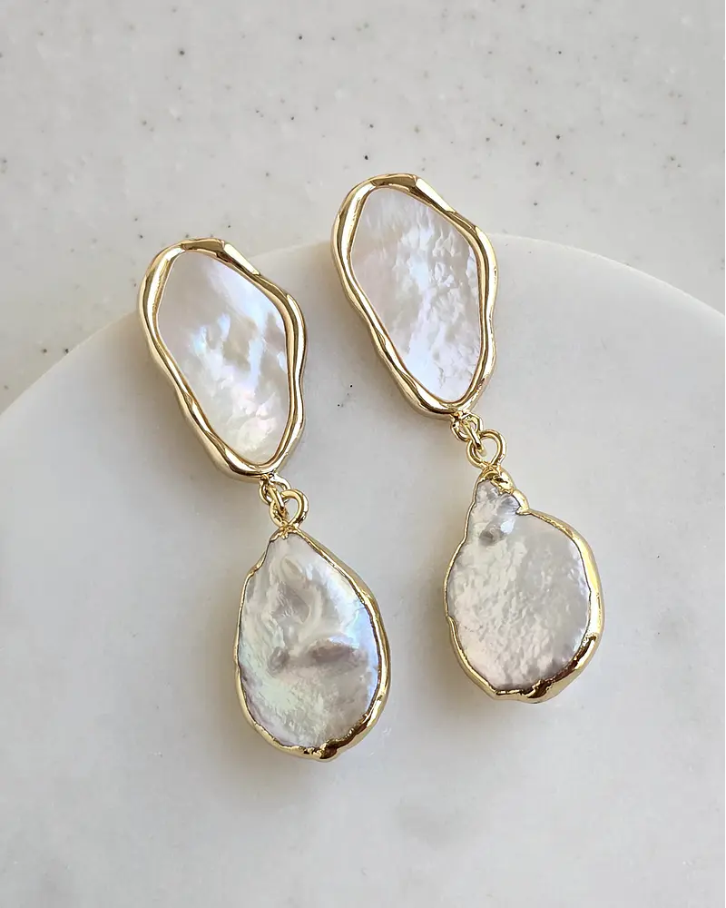 Aros nácar y perla barroca gold