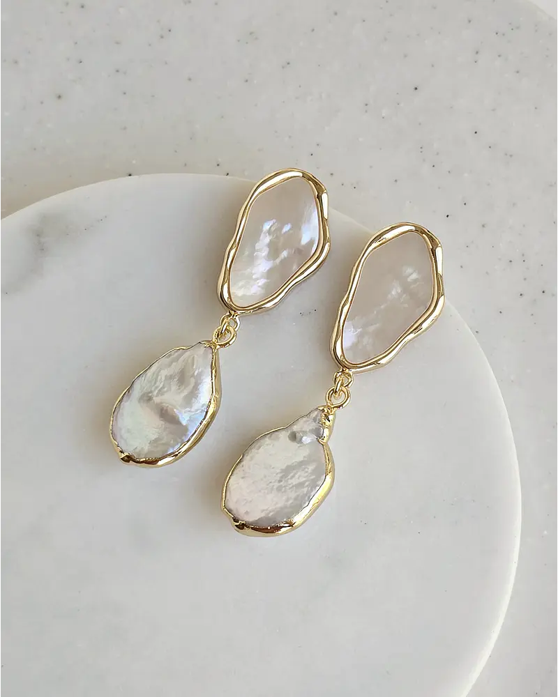 Aros nácar y perla barroca gold