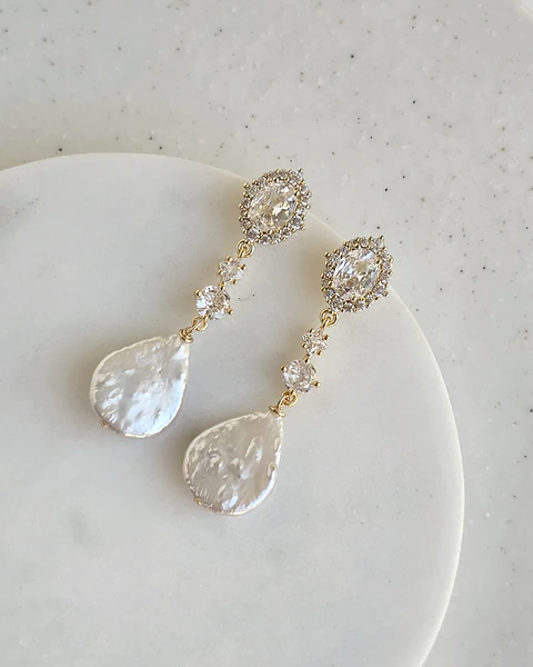 Aros circonitas y perla natural barroca