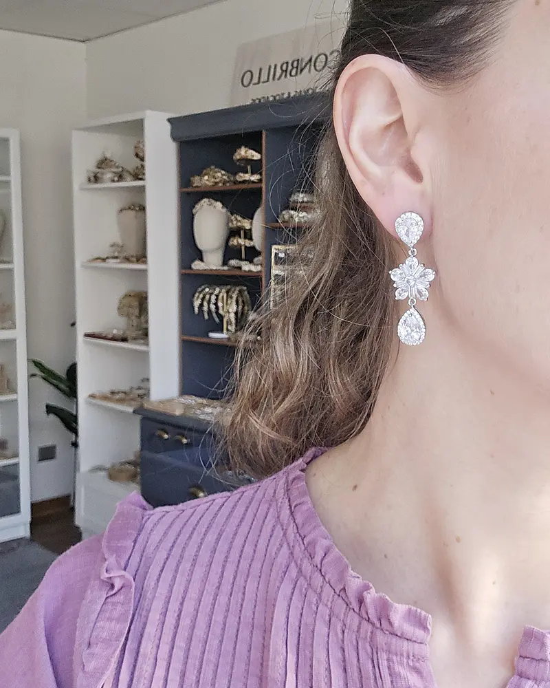 Aros circonitas con flor al centro