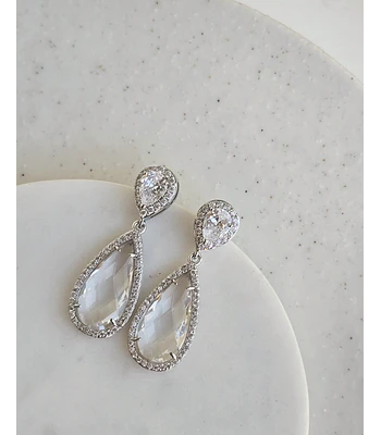 Aros clásicos de circonita y cristal
